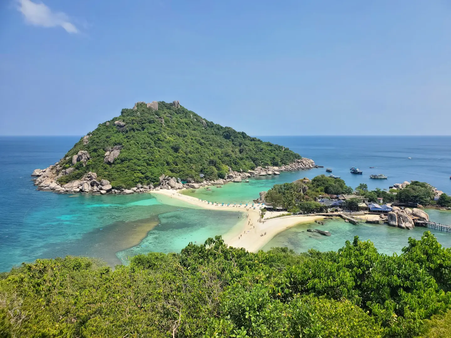 Nang Yuan Beach 